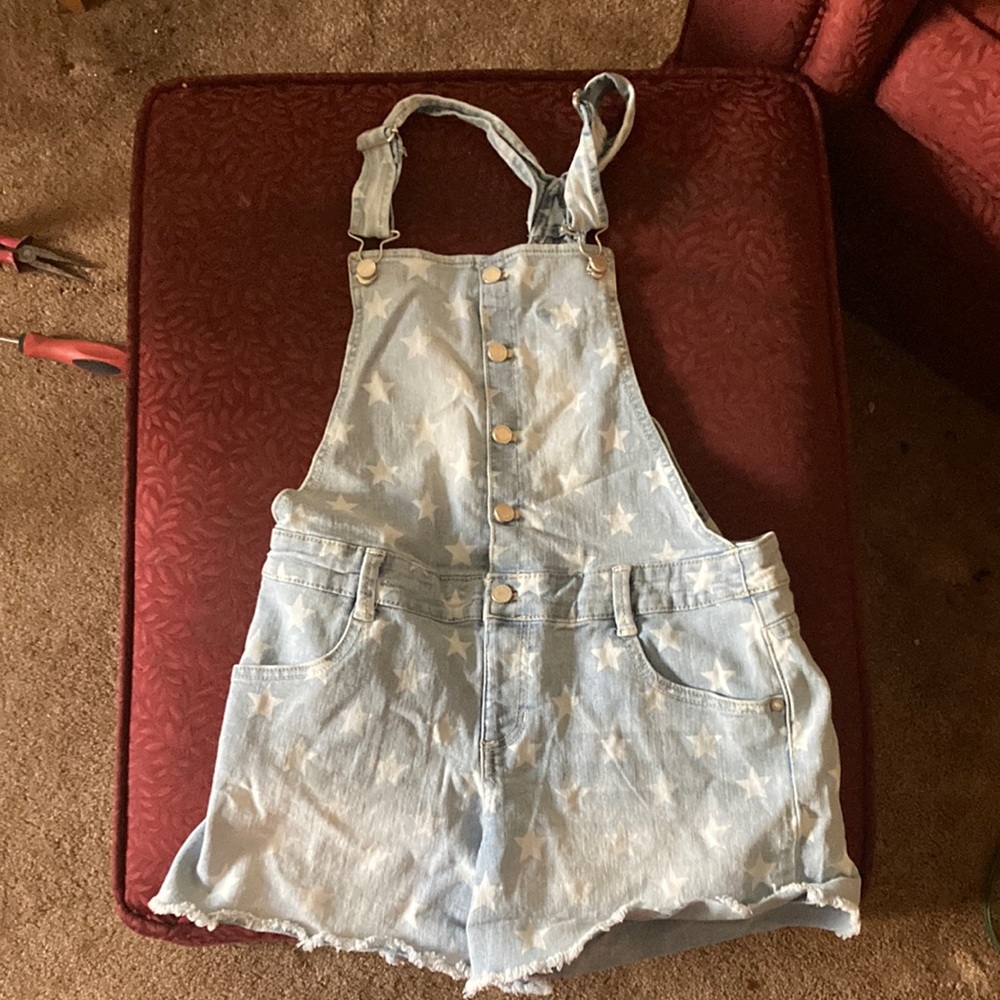 Jordache Girls 4-18 Destructed and
Printed Shortalls